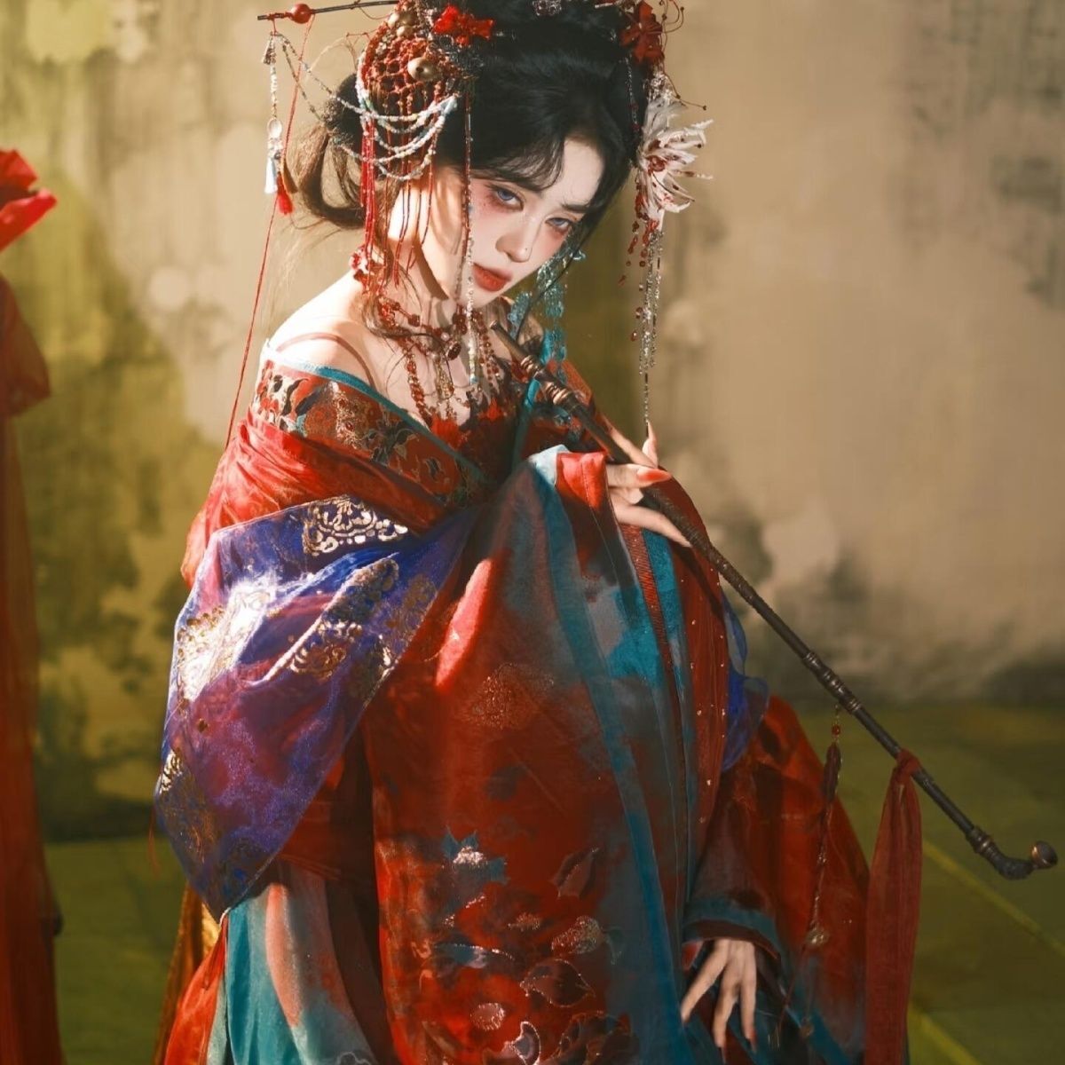 Czarno-niebieski haftowany Han – Embroidery Dress recenzja i cena