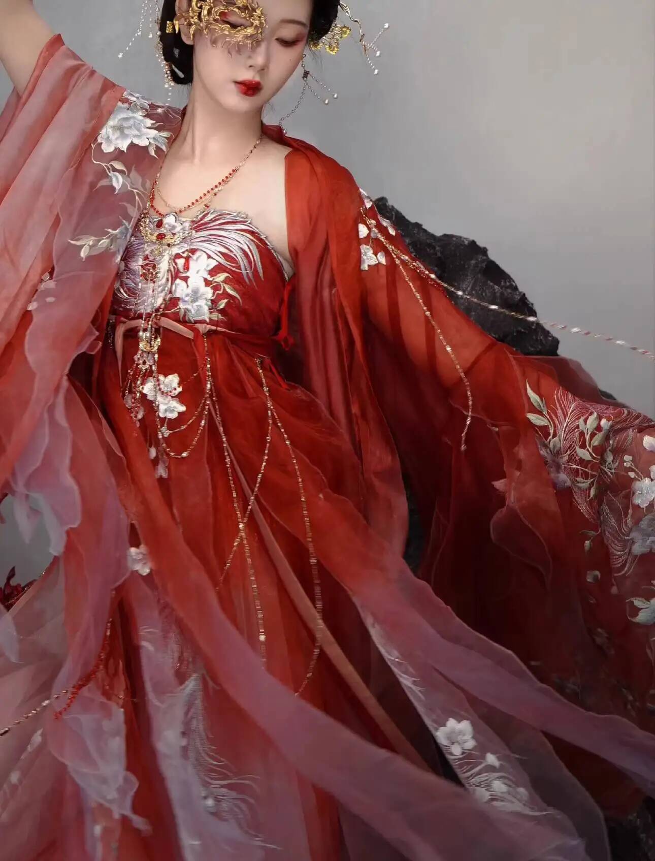 Kobiety w Hanfu, bogato haftow – Embroidery Dress recenzja i cena